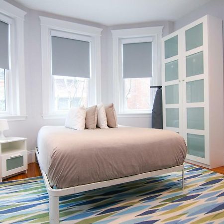 A Stylish Stay W/ A Queen Bed, Heated Floors.. #34 Brookline Bagian luar foto