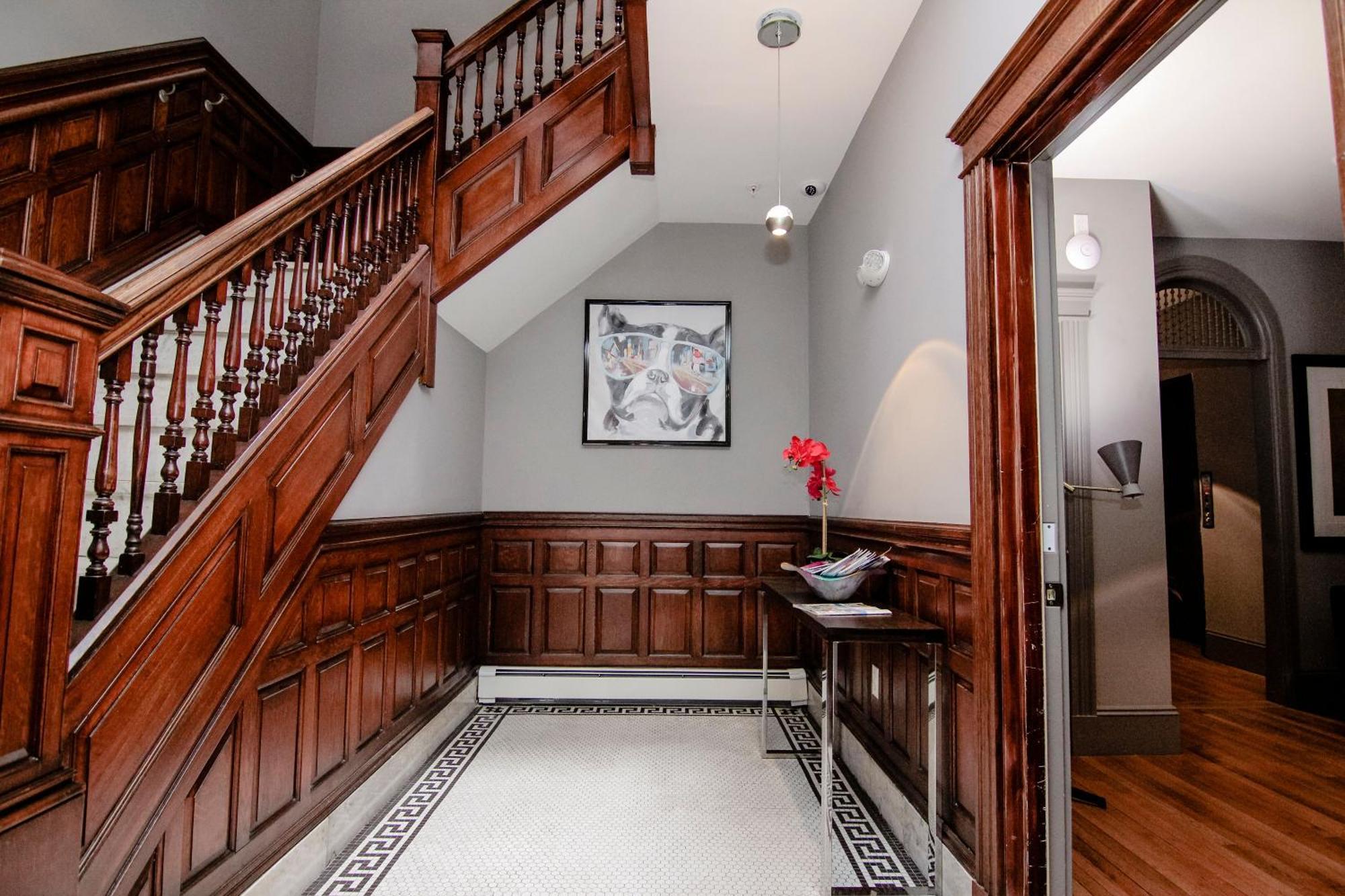 A Stylish Stay W/ A Queen Bed, Heated Floors.. #34 Brookline Bagian luar foto