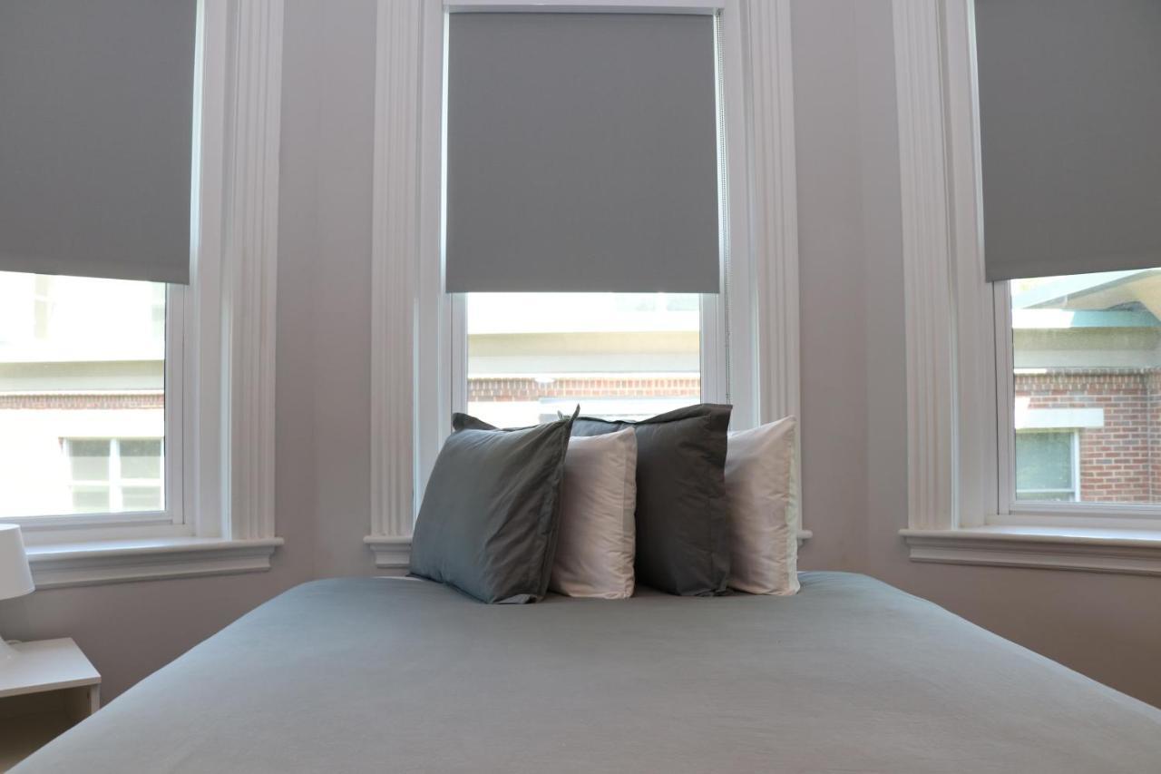 A Stylish Stay W/ A Queen Bed, Heated Floors.. #34 Brookline Bagian luar foto