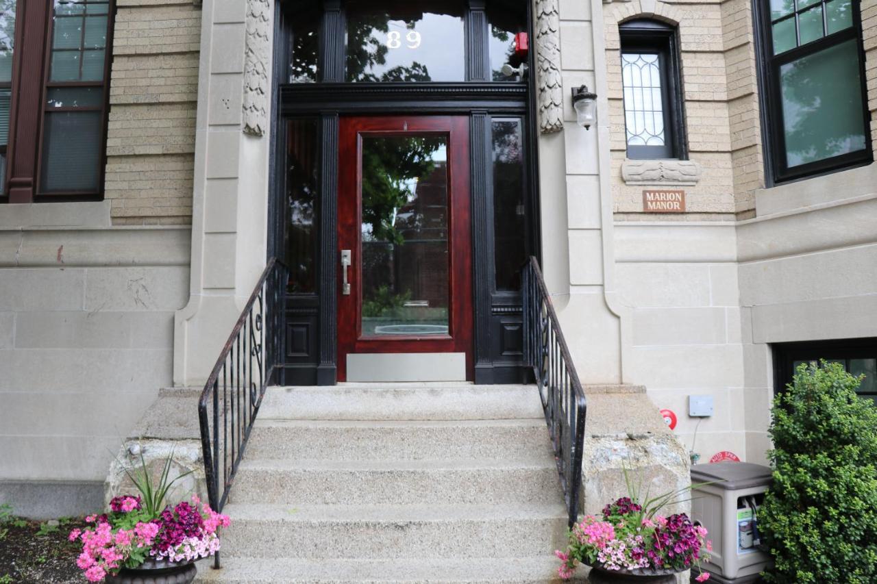 A Stylish Stay W/ A Queen Bed, Heated Floors.. #34 Brookline Bagian luar foto