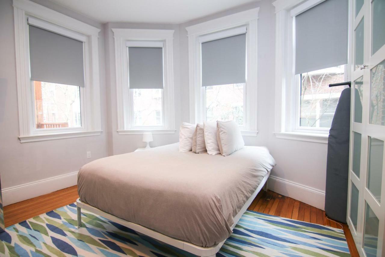 A Stylish Stay W/ A Queen Bed, Heated Floors.. #34 Brookline Bagian luar foto